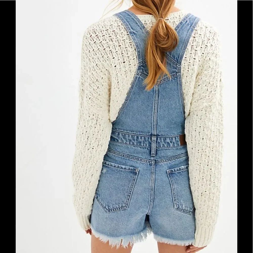 Hidden Frayed Denim Short Overalls - Picture 4 of 13